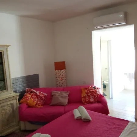 Economy Room's Homestay Olbia